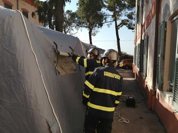 Montaggio tenda per COVID 19