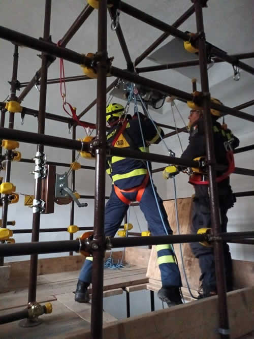 Esercitazione per soccorso in quota e spazi confinati