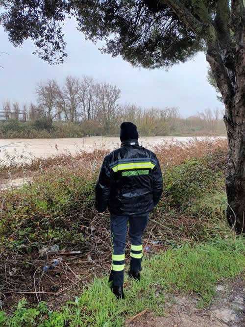Intevrento su un campo allagato