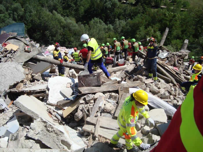 Macerie terremoto Pescara del Tronto